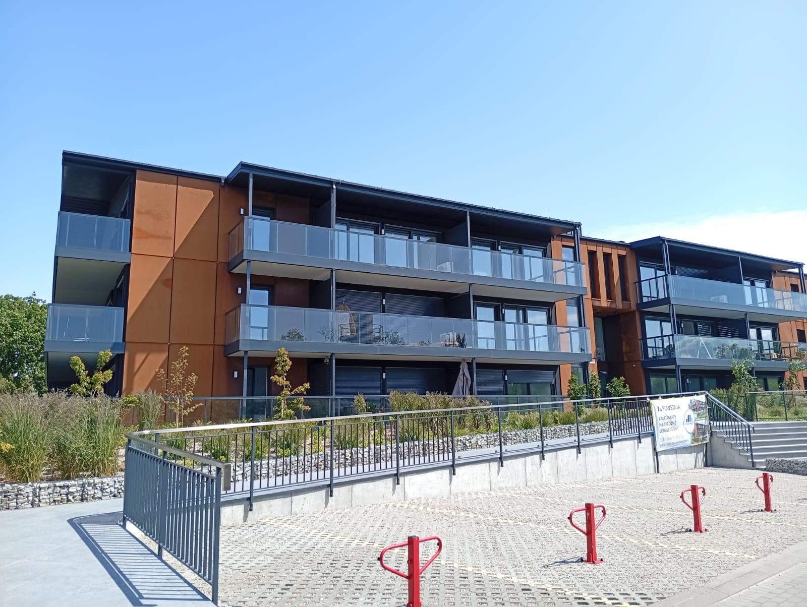 Apartamentowiec nad morzem – Rowy