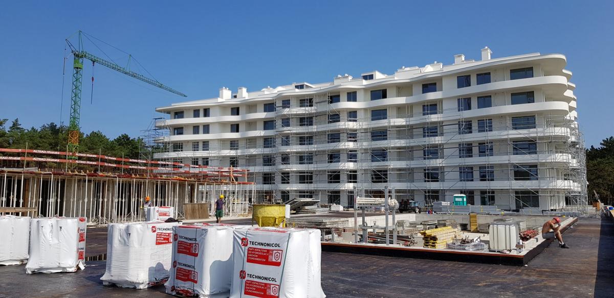 Okna Martom w ośrodku Pearl w Rogowie