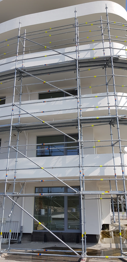 Okna Martom w ośrodku Pearl w Rogowie