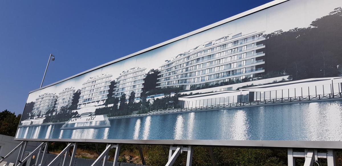 Okna Martom w ośrodku Pearl w Rogowie